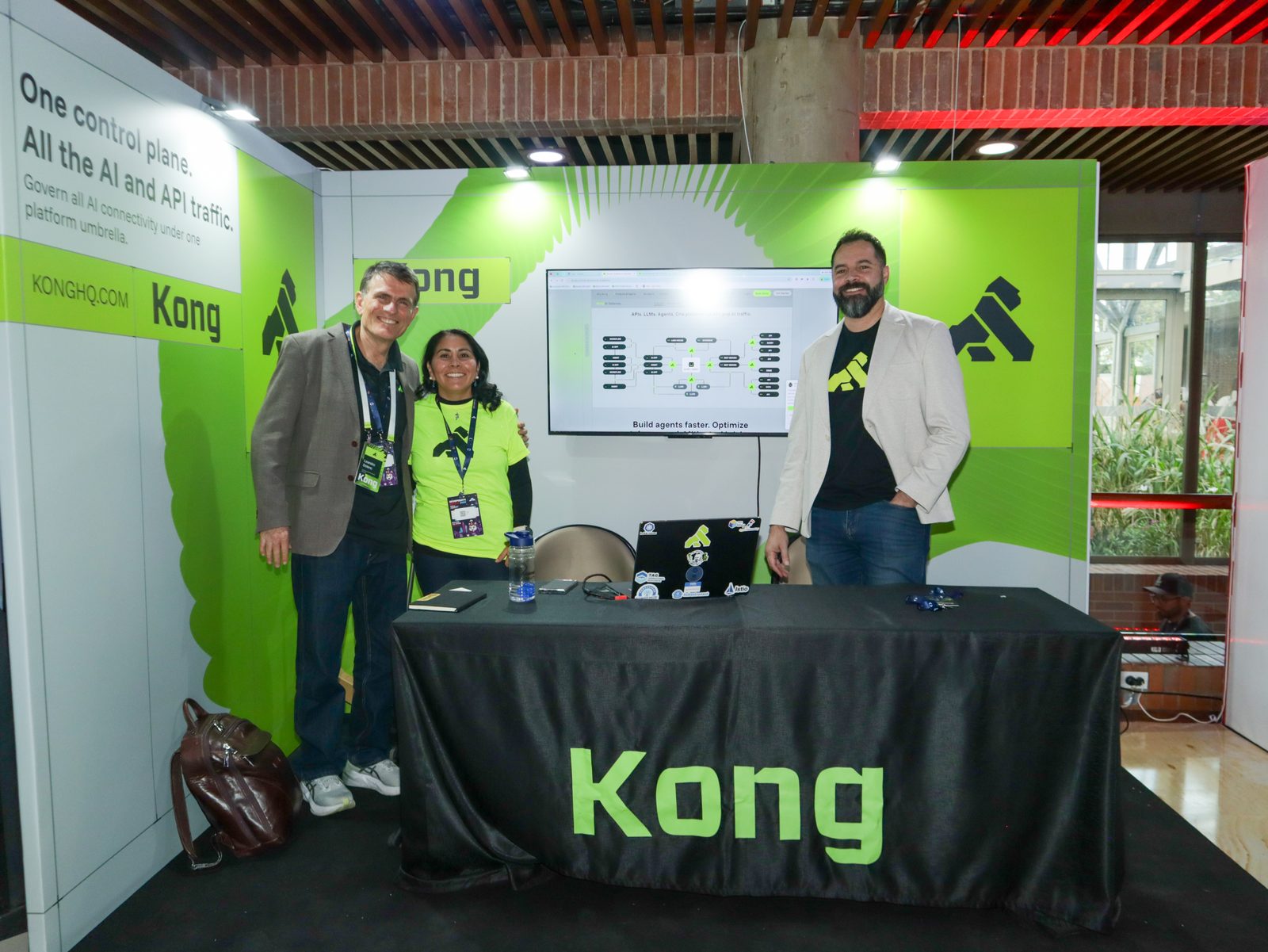 Stand de Kong en DevOpsDays Bogot&aacute; 2026